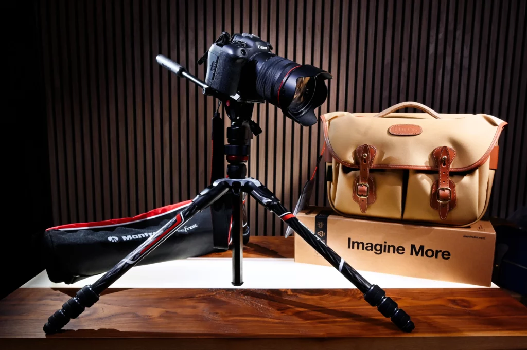 Canon R6 Mark III - RF 24-105mm f4L - Bag - Carbon Tripod - Memory Card