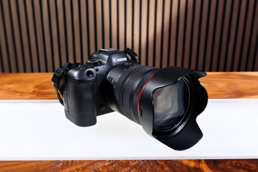Canon R6 Mark III - RF 24-105mm f4L - Bag - Carbon Tripod - Memory Card